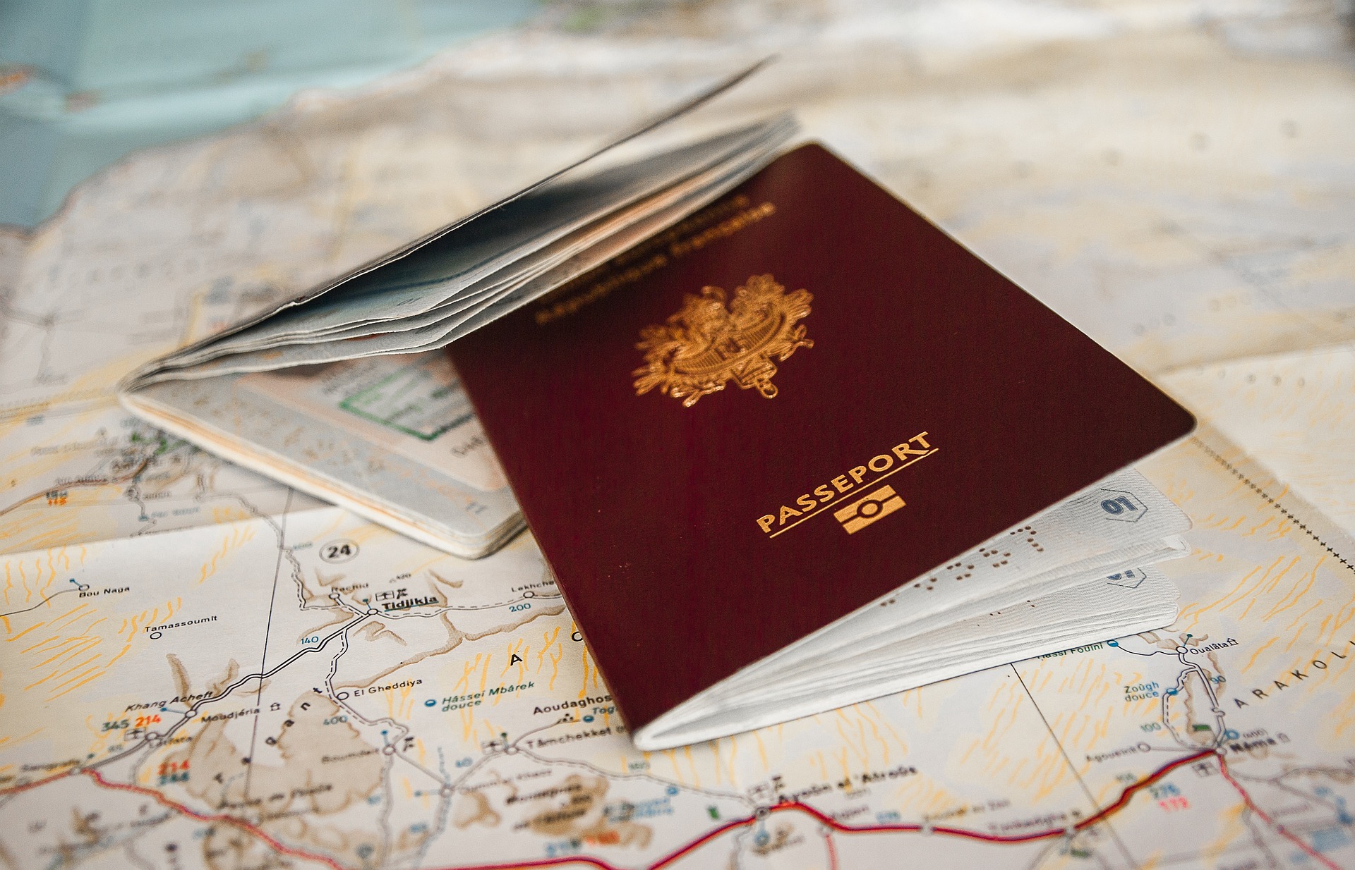 paszport czy dowód osobisty