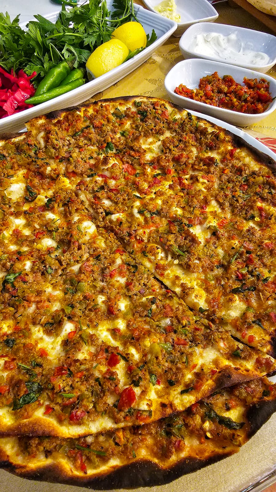 Lahmacun turecka pizza